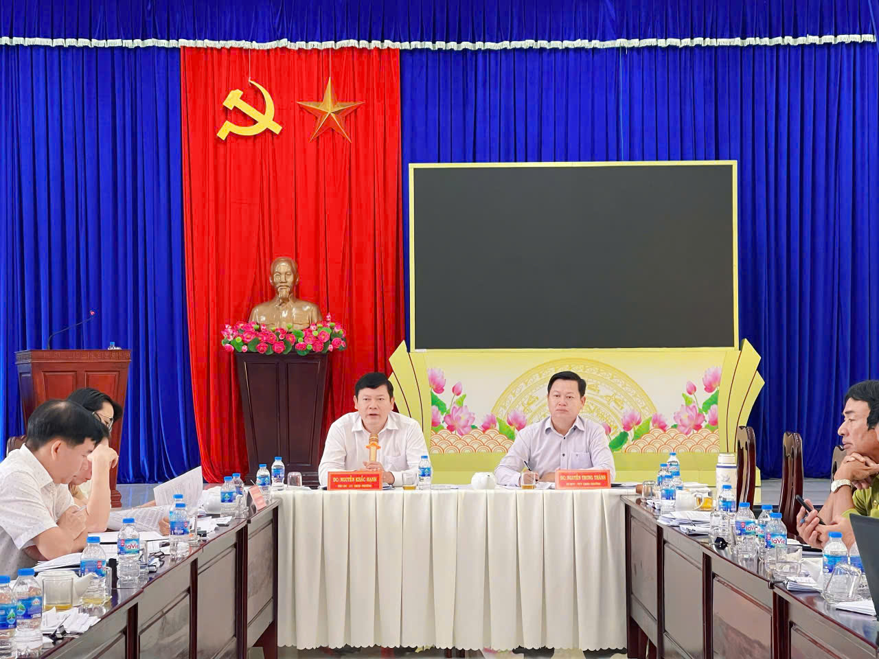 Họp thành viên UBND phường Phước Long