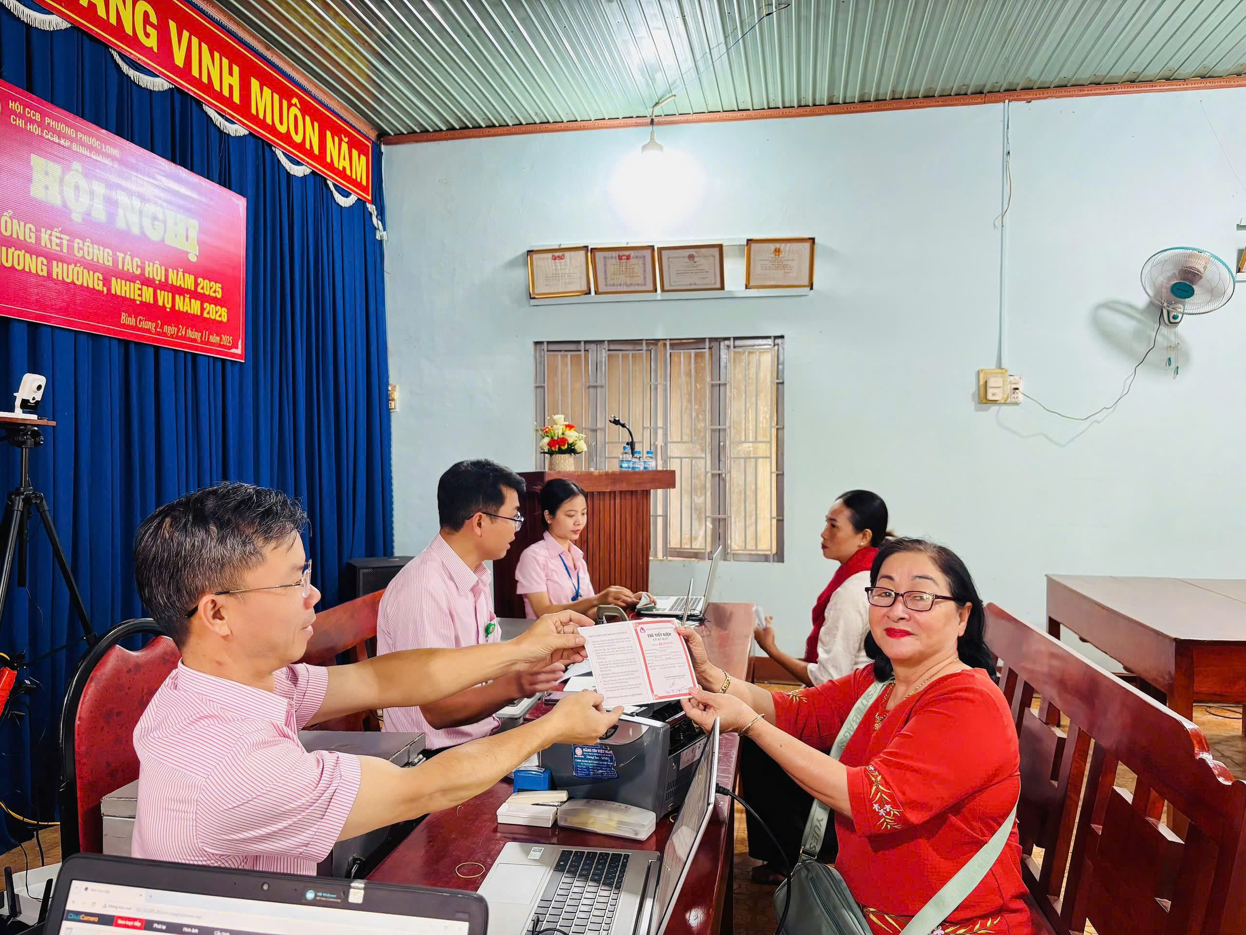 Ngân hàng CSXH Phước Long đẩy mạnh huy động tiết kiệm cá nhân góp phấn tạo nguồn vốn ổn định cho các chương trình an sinh xã hội