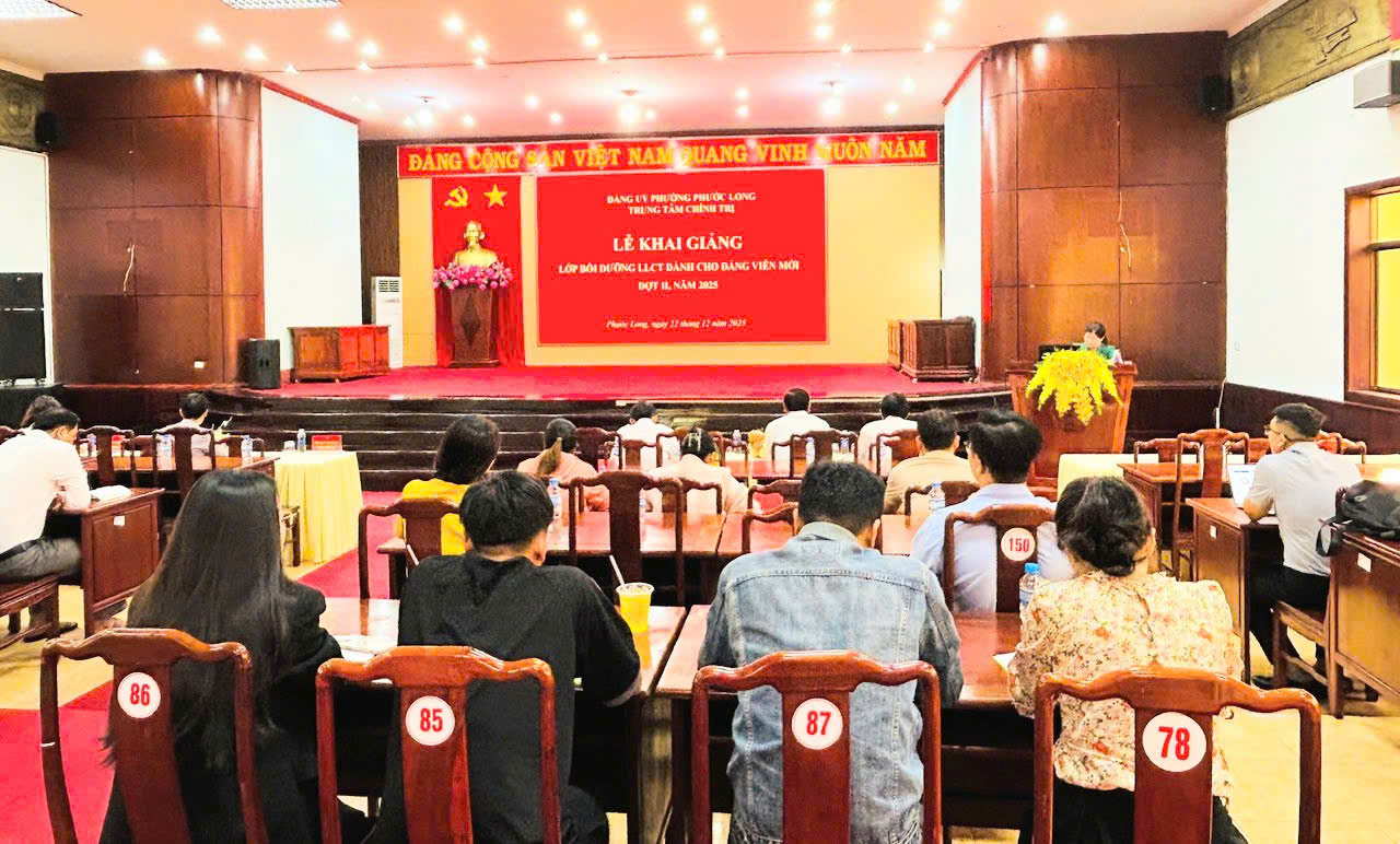 Khai giảng lớp bồi dưỡng đảng viên mới đợt II năm 2025