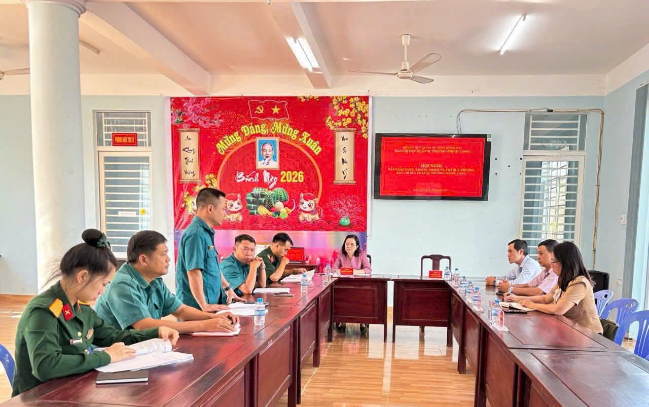 HỘI NGHỊ BÀN GIAO CHỨC TRÁCH, NHIỆM VỤ HỈ HUY TRƯỞNG BAN CHQS PHƯỜNG PHƯỚC LONG, TỈNH ĐỒNG NAI