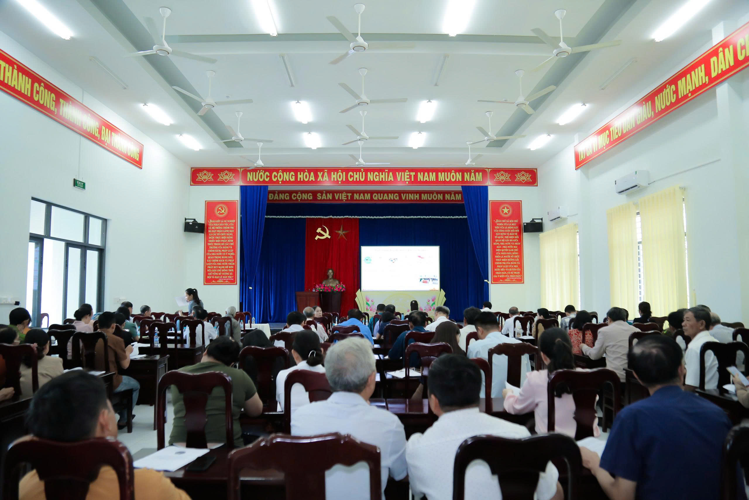 TẬP HUẤN HƯỚNG DẪN NGHIỆP VỤ CÔNG TÁC BẦU CỬ ĐẠI BIỂU QUỐC HỘI KHÓA XVI VÀ ĐẠI BIỂU HĐND CÁC CẤP NHIỆM KỲ 2026–2031