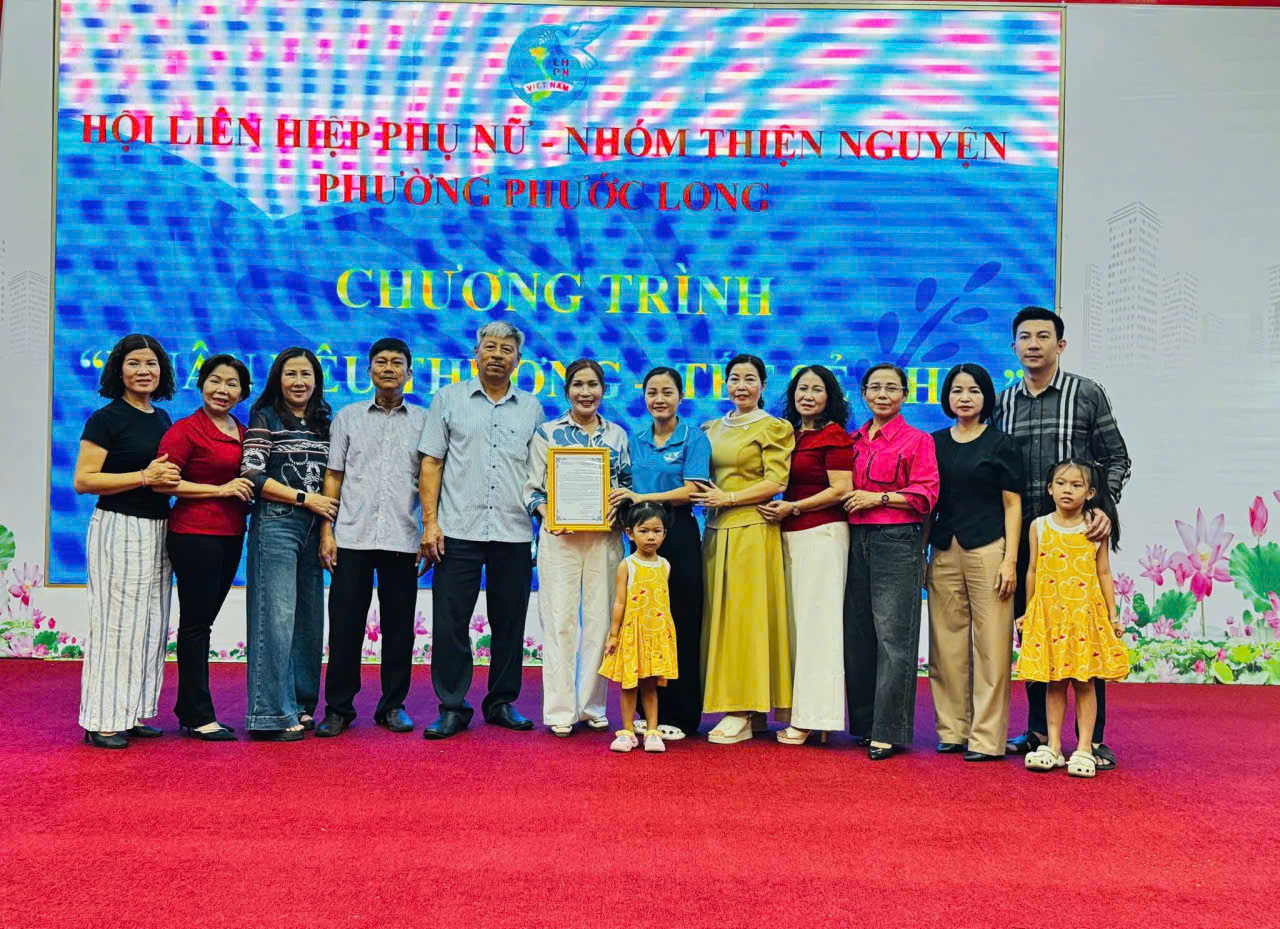 HỘI LHPN PHƯỜNG PHƯỚC LONG PHỐI HỢP NHÓM THIỆN NGUYỆN TRAO 105 PHẦN QUÀ TẾT CHO HỘI VIÊN PHỤ NỮ, NGƯỜI DÂN CÓ HOÀN CẢNH KHÓ KHĂN