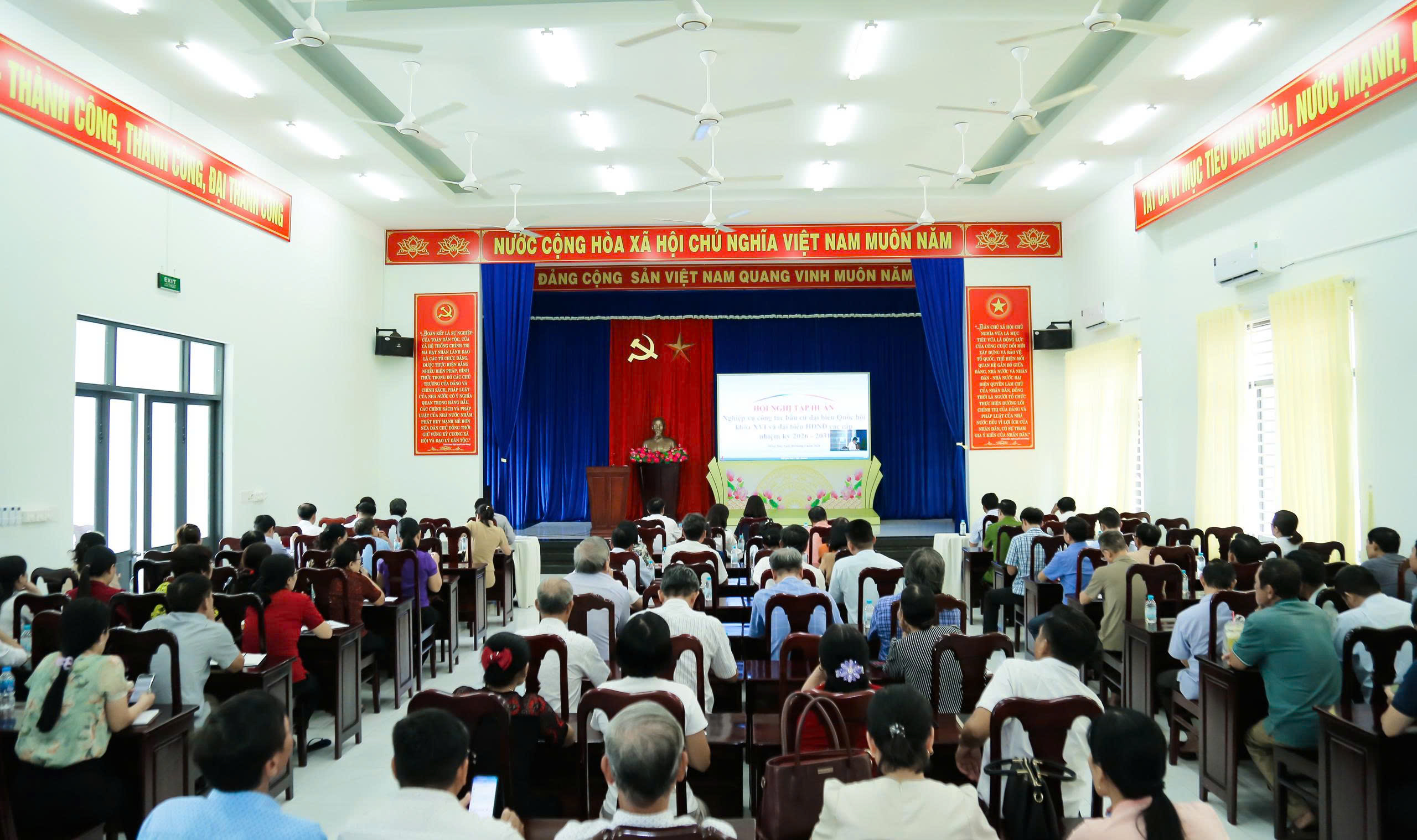 HỘI NGHỊ TẬP HUẤN NGHIỆP VỤ BẦU CỬ