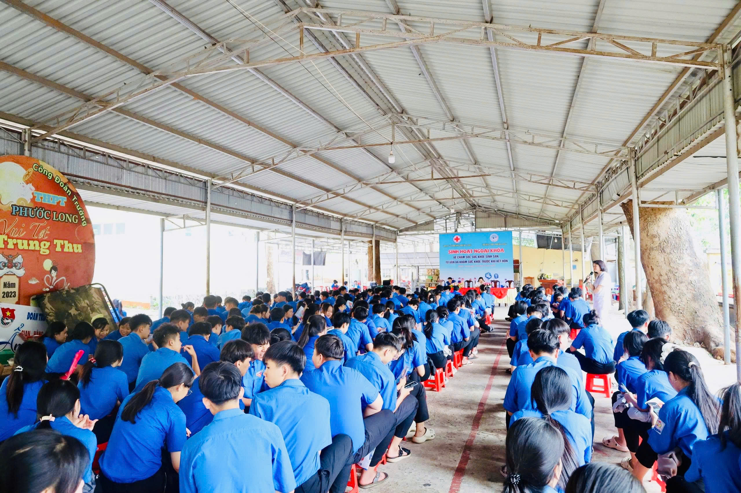 SINH HOẠT NGOẠI KHÓA VỀ CHĂM SÓC SỨC KHỎE SINH SẢN VÀ TƯ VẤN KHÁM SỨC KHỎE TRƯỚC HÔN NHÂN