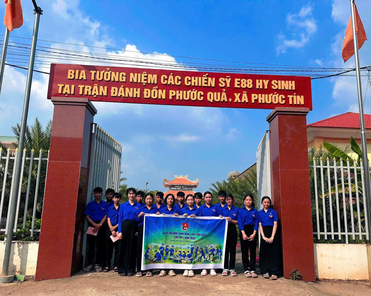 TUỔI TRẺ PHƯỚC LONG RA QUÂN “CHỦ NHẬT XANH” HƯỞNG ỨNG KỶ NIỆM 95 NĂM NGÀY THÀNH LẬP ĐOÀN TNCS HỒ CHÍ MINH