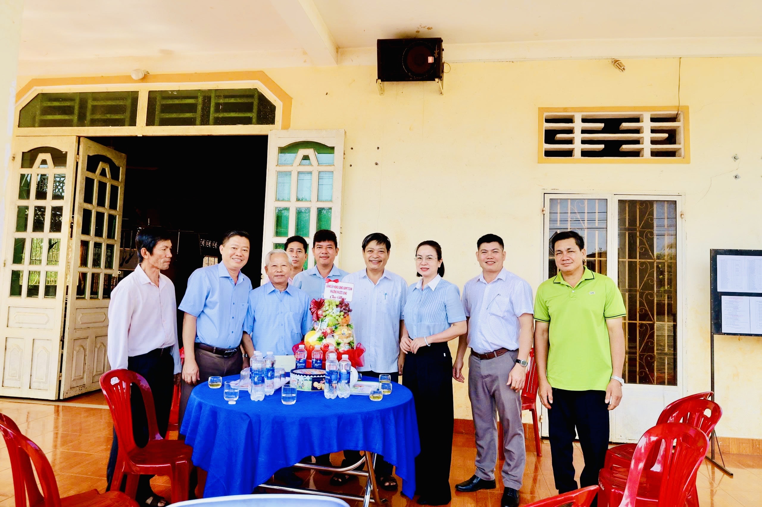 LÃNH ĐẠO PHƯỜNG PHƯỚC LONG THĂM, CHÚC MỪNG CÁC CƠ SỞ TÔN GIÁO NHÂN DỊP LỄ PHỤC SINH