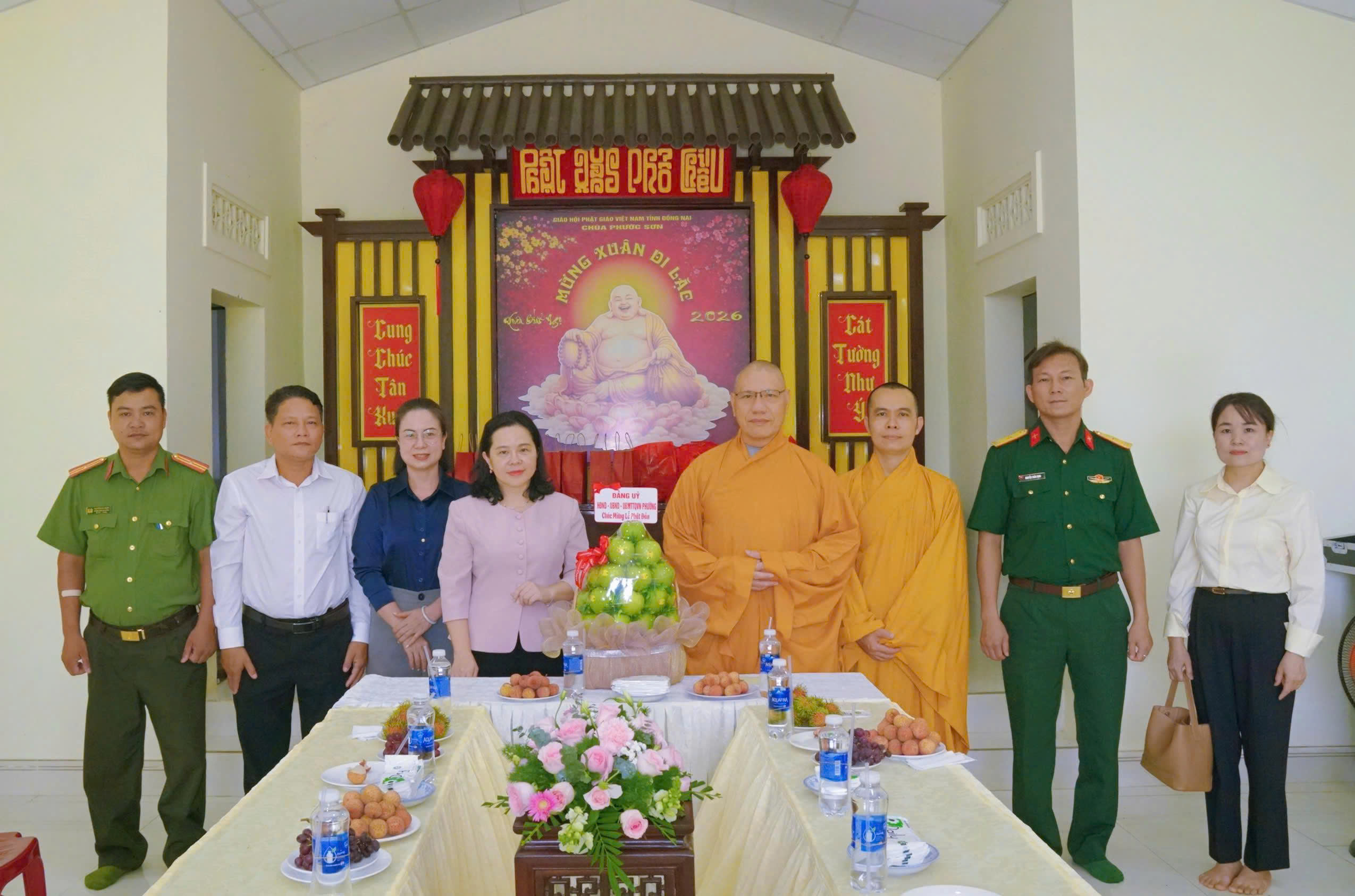 Lãnh đạo phường Phước Long thăm, tặng quà nhân dịp Đại lễ Phật đản năm 2026 (Phật lịch 2570)