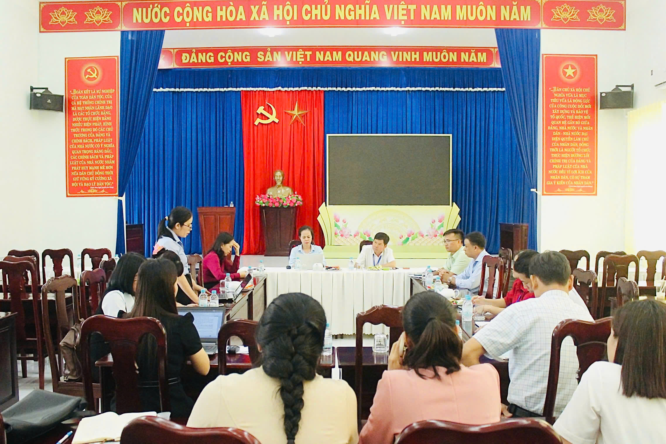 UBND THÀNH PHỐ KIỂM TRA CÔNG TÁC CẢI CÁCH HÀNH CHÍNH VÀ KIỂM SOÁT THỦ TỤC HÀNH CHÍNH TẠI PHƯỜNG PHƯỚC LONG