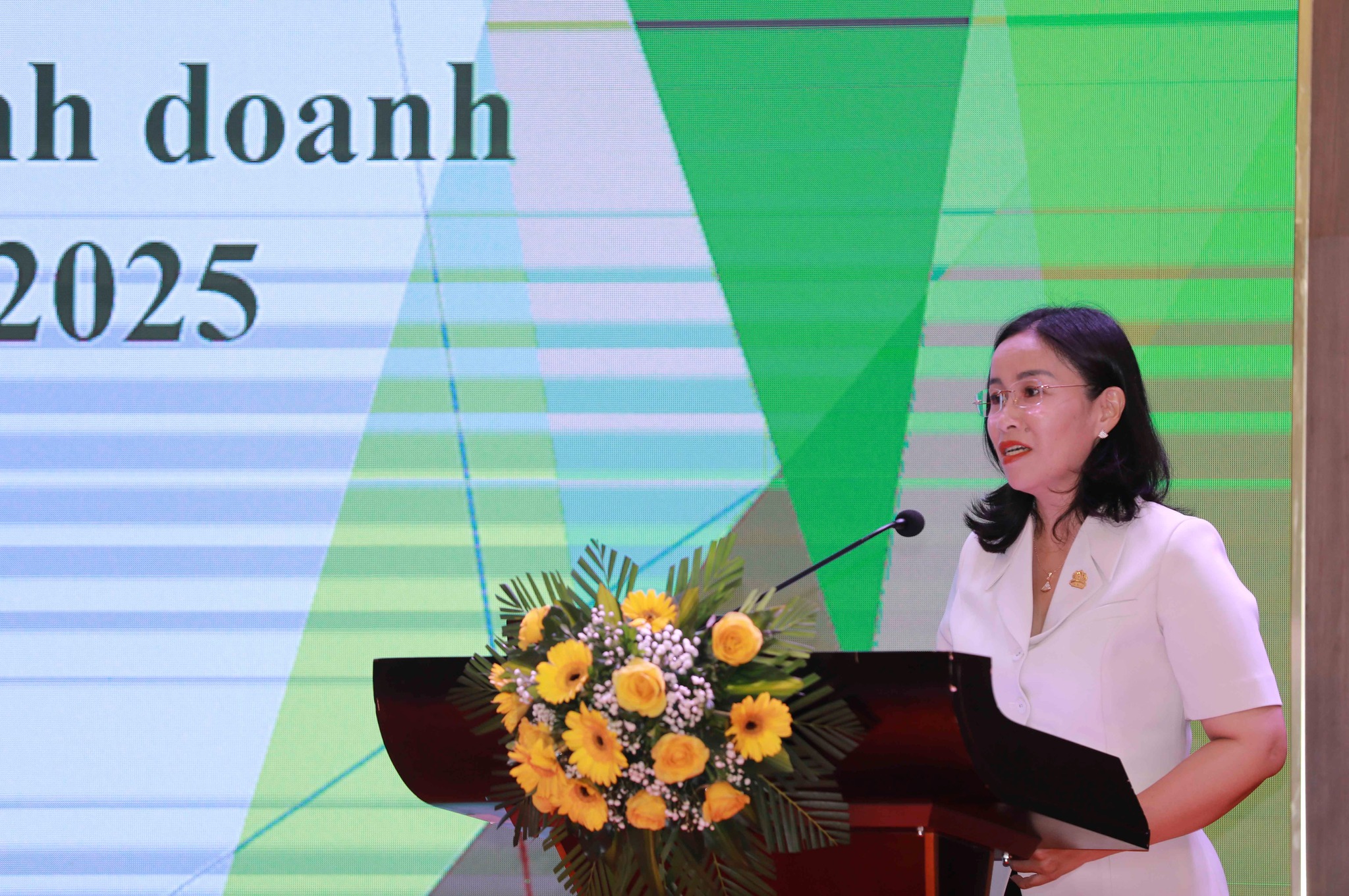 Phó Chủ tịch UBND TP Đà Nẵng Nguyễn Thị Anh Thi phát biểu tại hội nghị