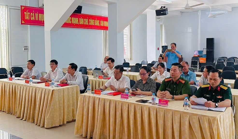 Hội nghị công bố và trao các quyết định về công tác cán bộ