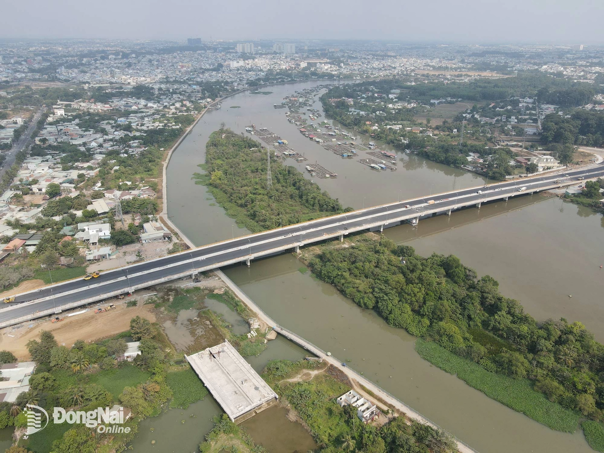 Cầu Thống Nhất - hạng mục quan trọng của Dự án Đường trục trung tâm Biên Hòa đã được thông xe kỹ thuật vào đầu năm 2026.