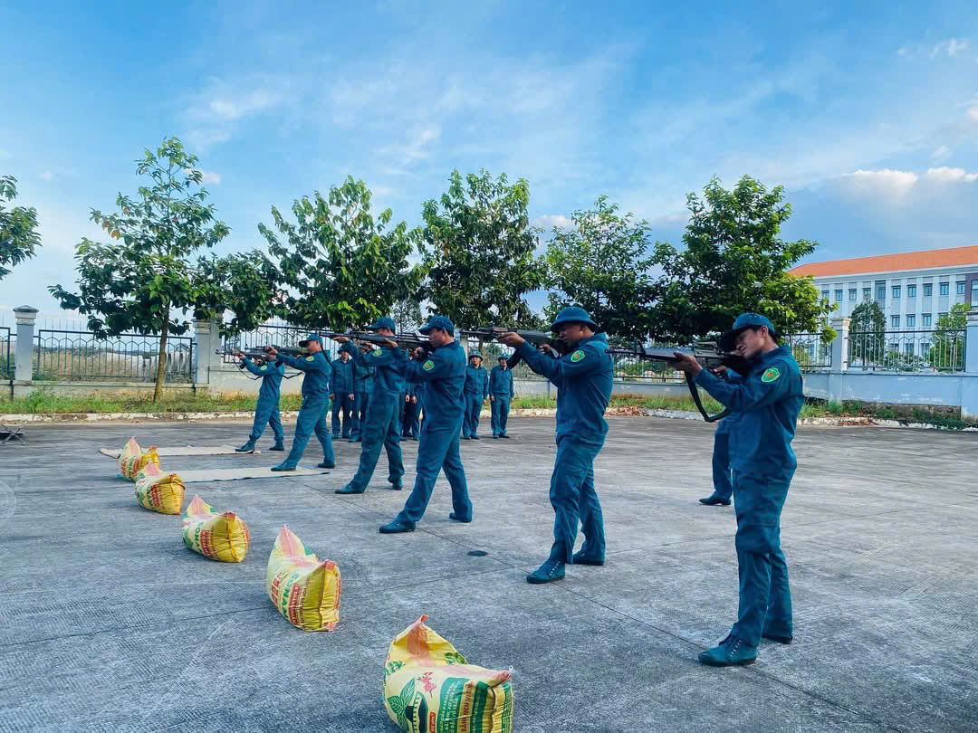 chiến sỹ huấn luyện