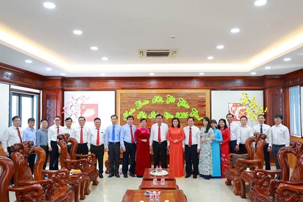 Lãnh đạo Công ty thăm chúc Tết xã Phú Riềng