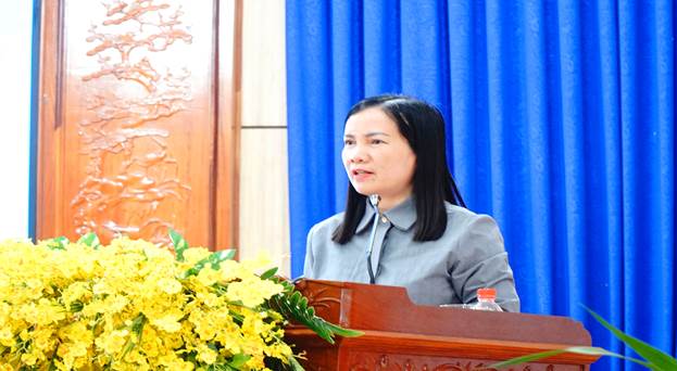 Bà Trương Thị Diệu Thúy trình bày chương trình hành động
