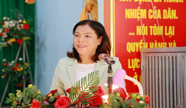 Ứng cử viên Nguyễn Thị Xuân Hòa trình bày chương trình hành động