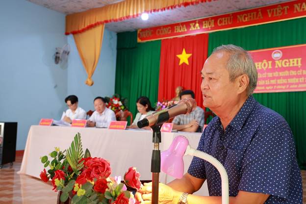 Cử tri Đỗ Văn Nắng phát biểu ý kiến