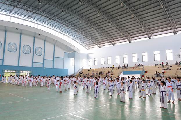 Các võ sinh tham gia kỳ thi lên đai