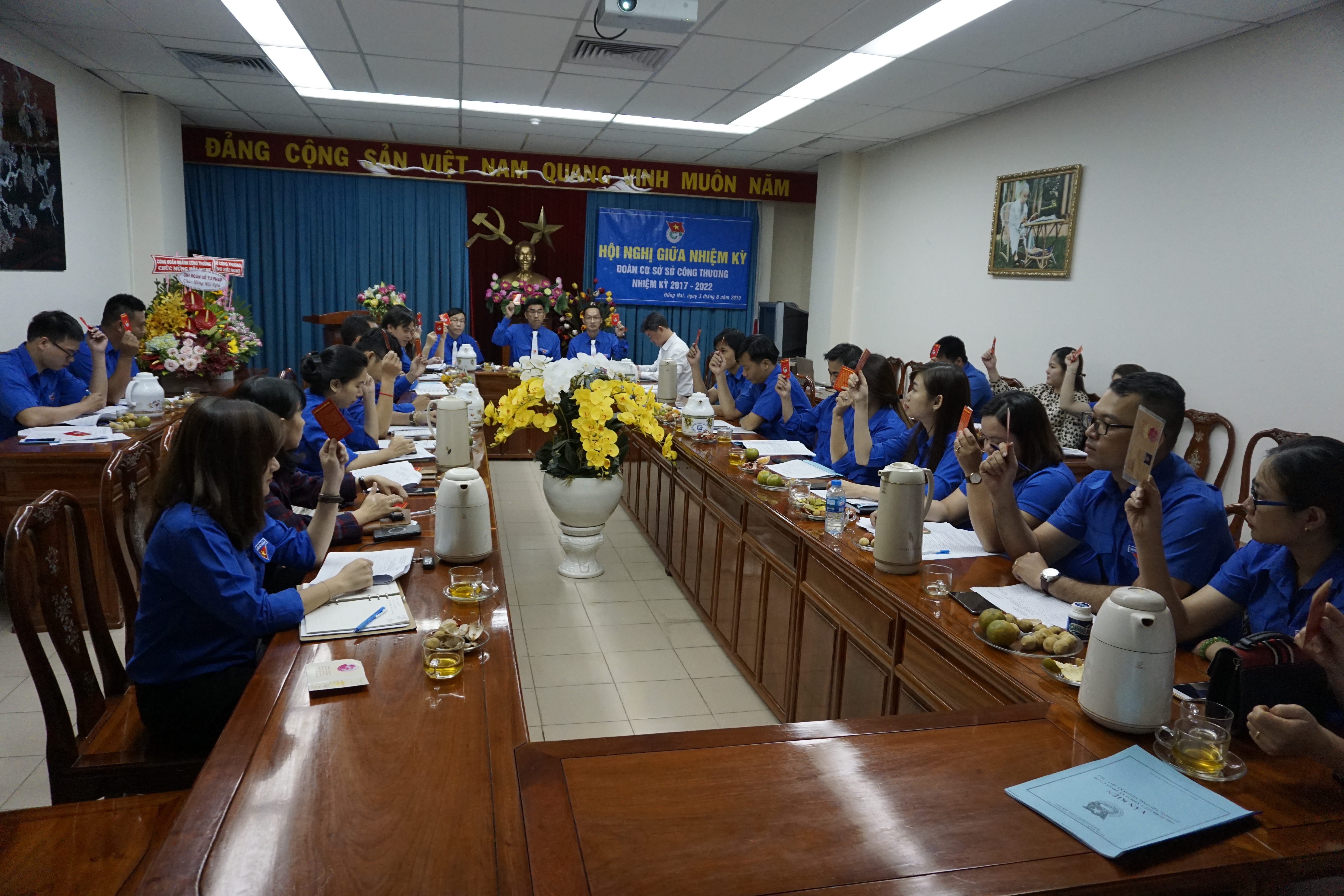 hoi nghi giua nhiem ky 2).JPG?t=1762423302