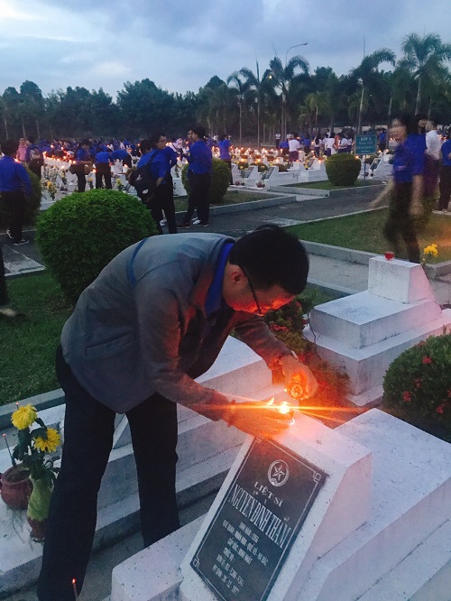 thắp nến 4-1.jpg?t=1762423302