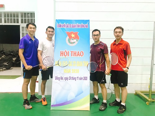 cầu lông 1.jpg?t=1762423302