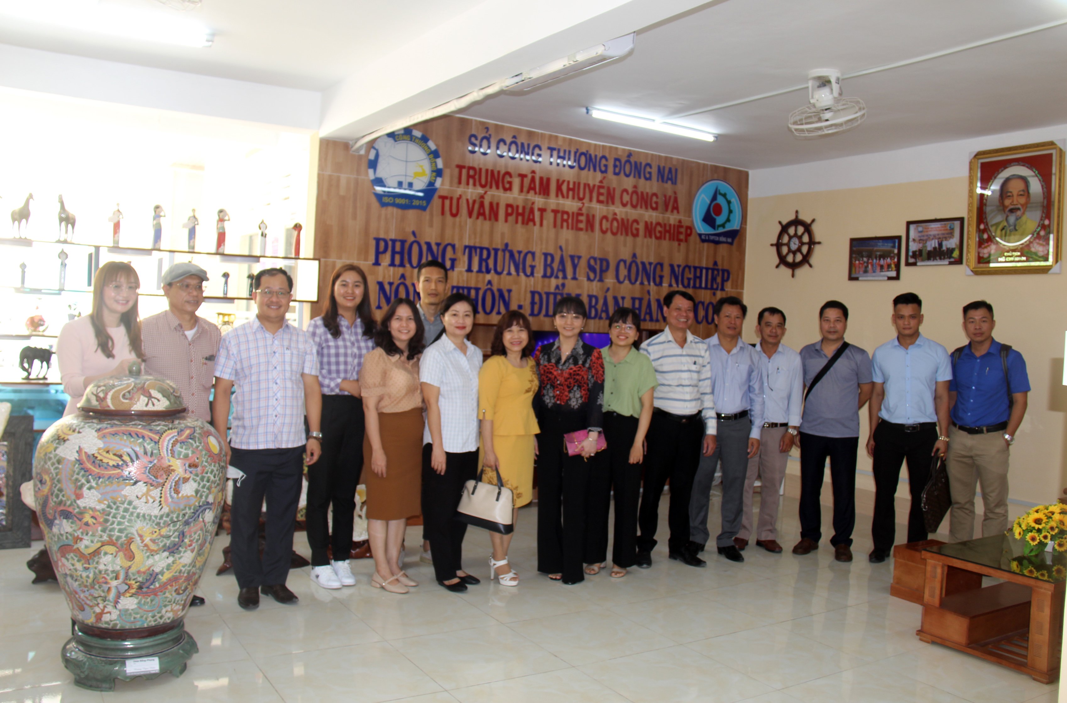 khuyen cong.jpg?t=1762423302