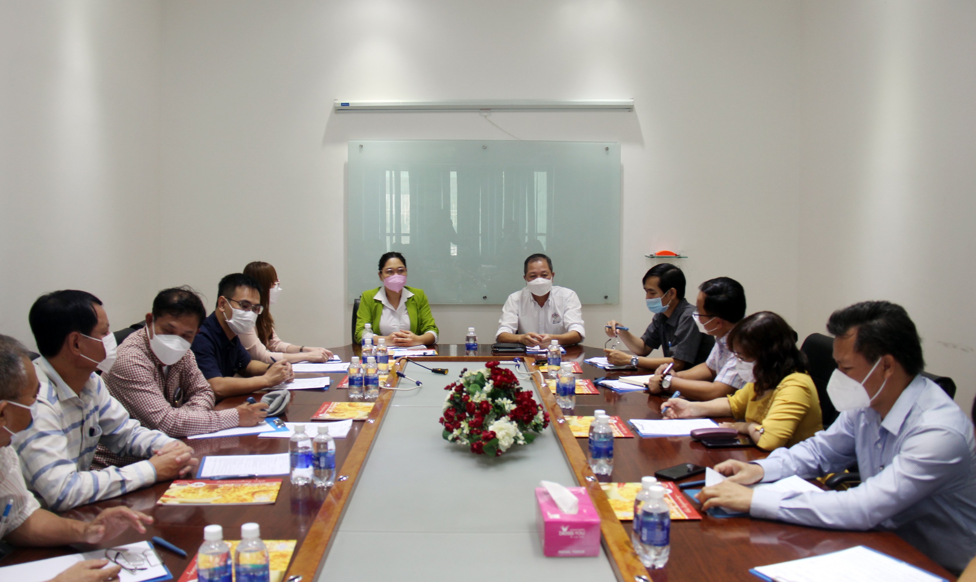 lanh dao cty.jpg?t=1762423302