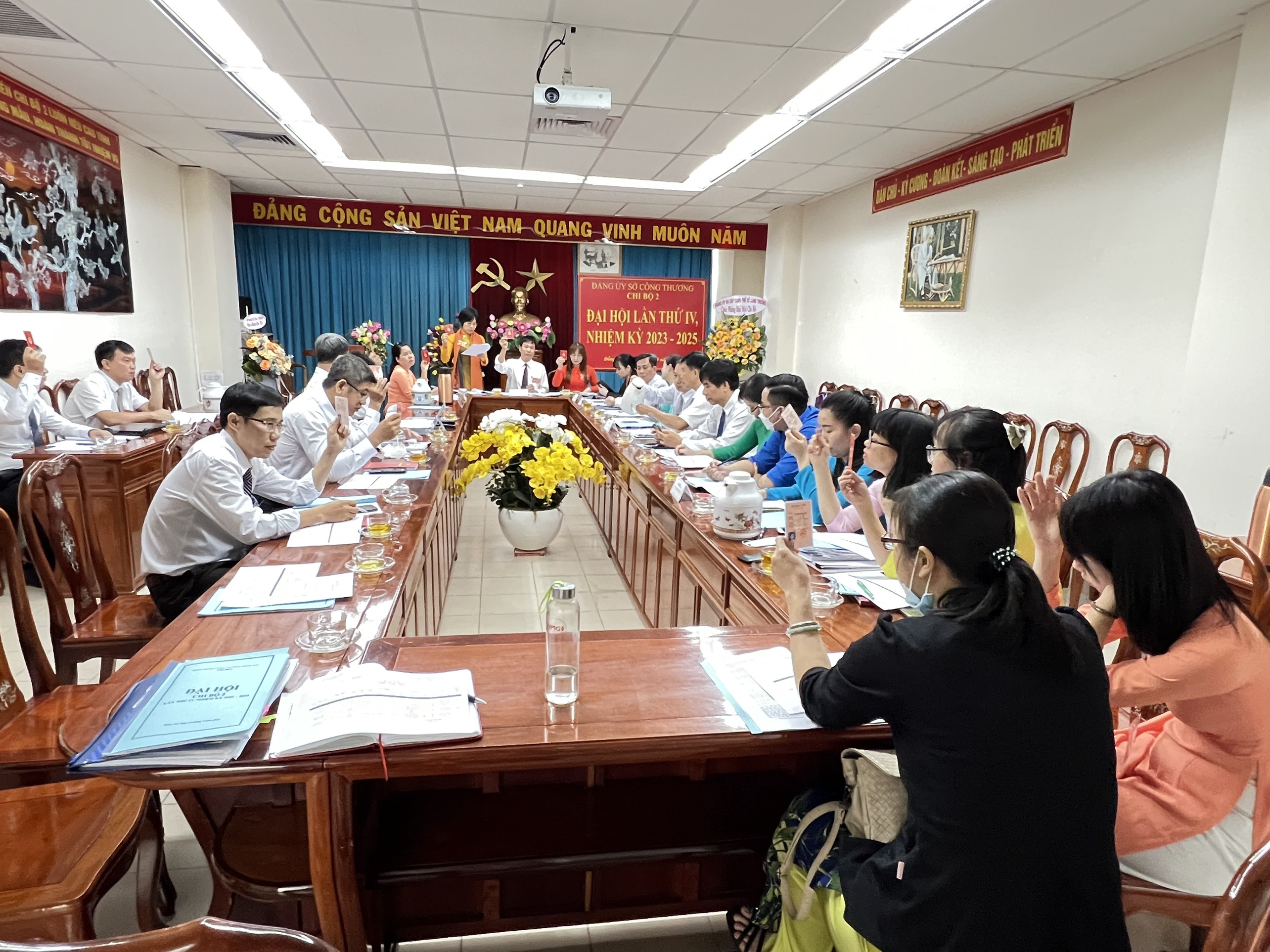 Biểu quyết.jpg?t=1762423302