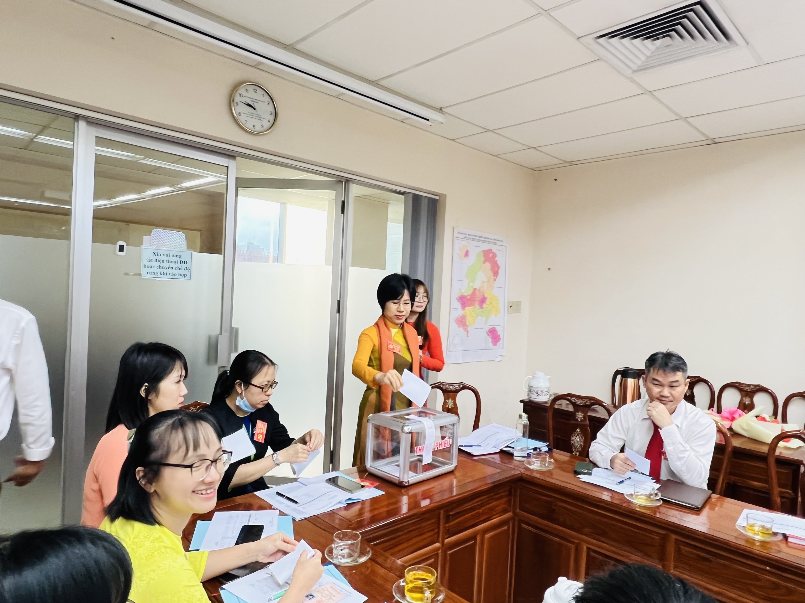 Bỏ phiếu.jpg?t=1762423302