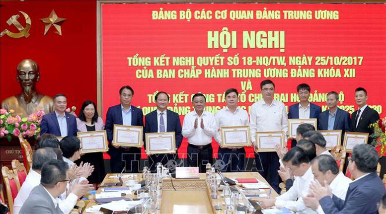 Khẩn trương hoàn thiện đề án vị trí việc làm, tiếp tục kiện toàn đội ngũ cán bộ- Ảnh 2.