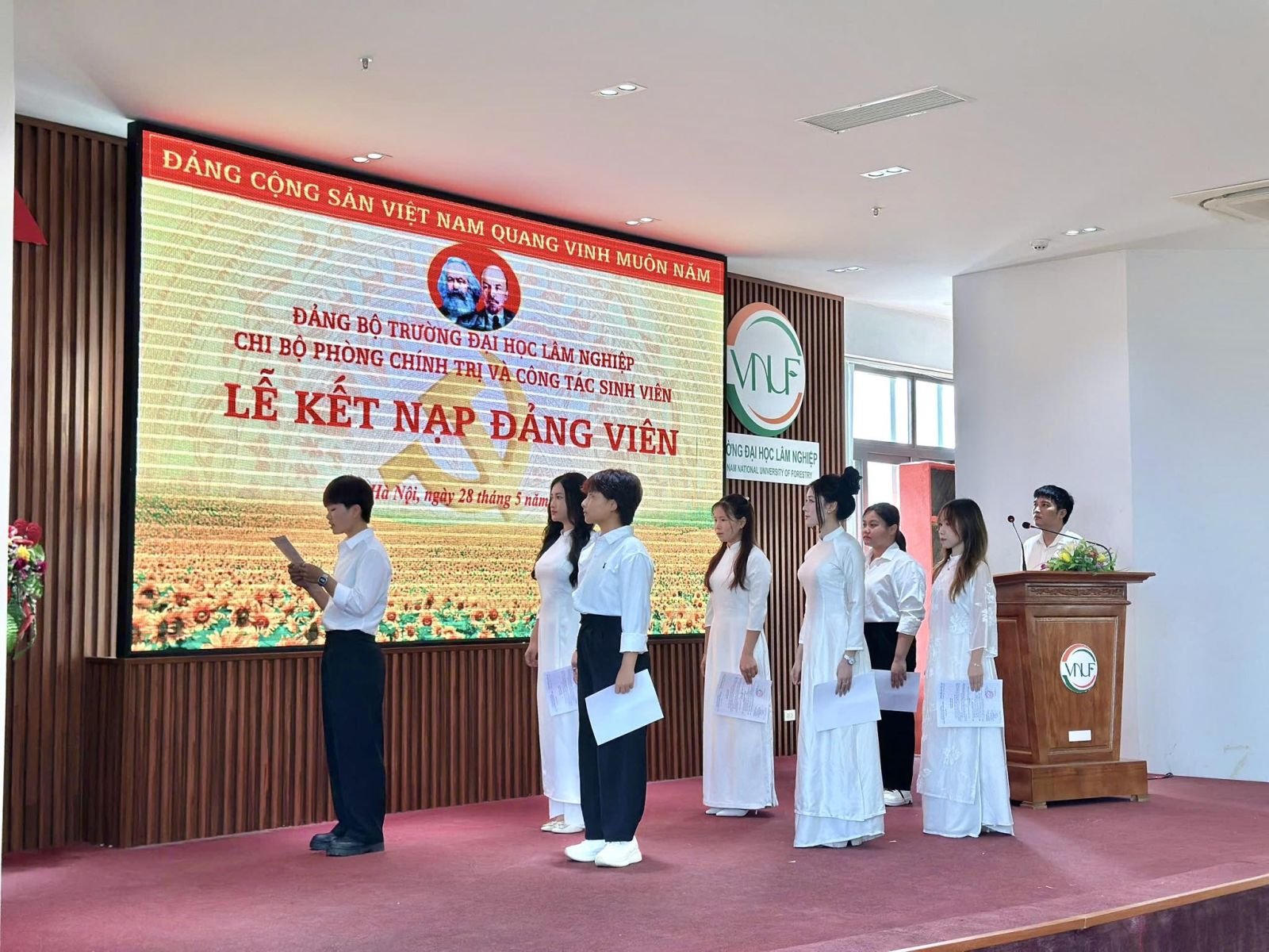 https://dangcongsan.vn/upload/2006988/fck/huyennt/ket%20nap%20Dang.jpg?t=1779785374