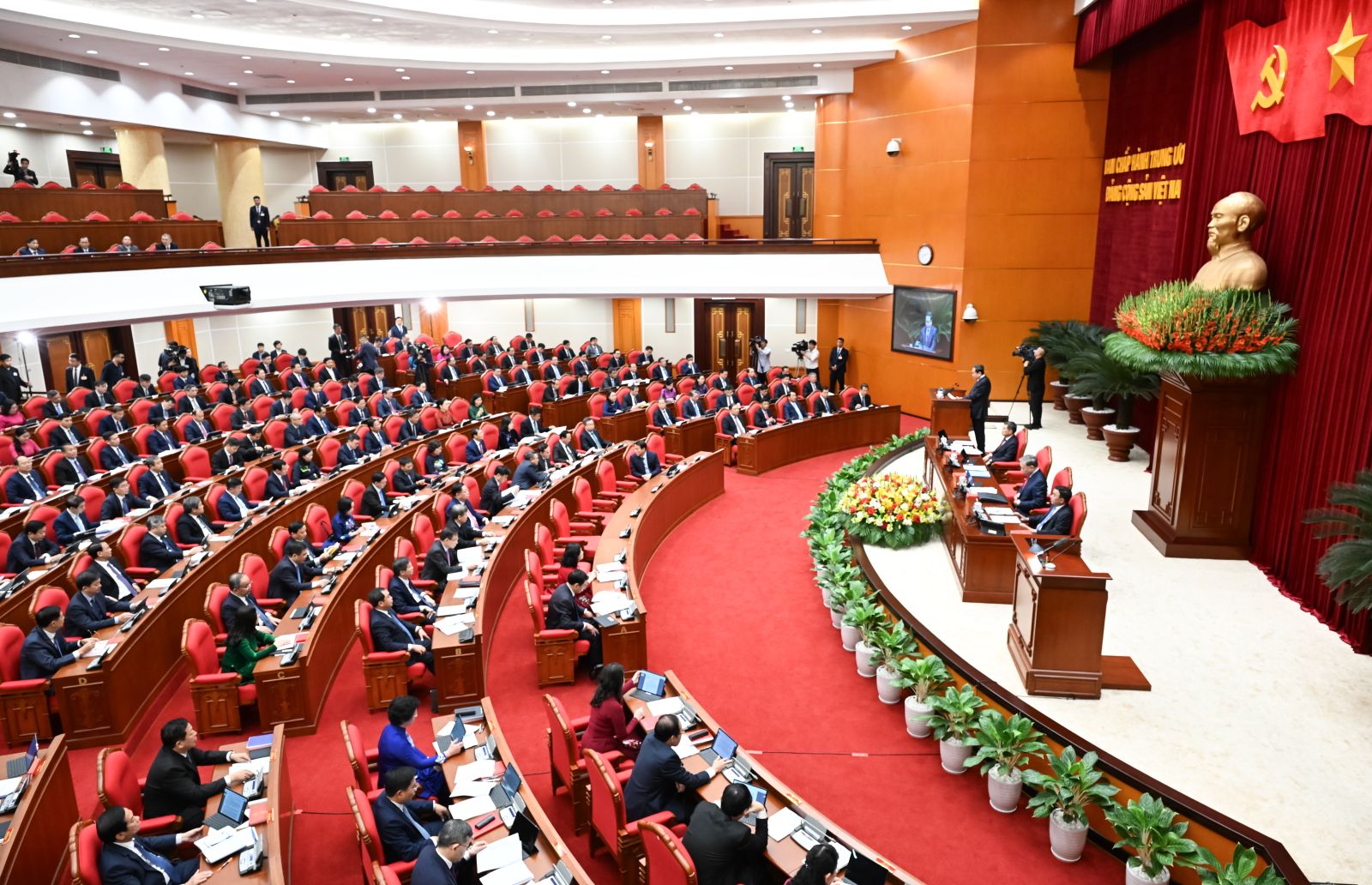 https://dangcongsan.vn/upload/2006988/fck/huyennt/HNTW%202%20may%20tinh%20bang%202.jpg?t=1783308630