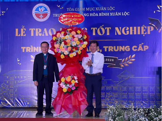Trường Cao đẳng Hòa Bình Xuân Lộc tổ chức lễ trao bằng tốt nghiệp đợt 2 năm 2026