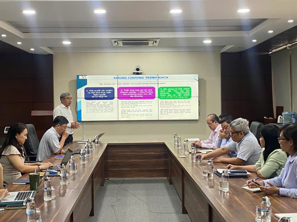 Lam viec voi ĐHQG HCM1 1024 07052025144517