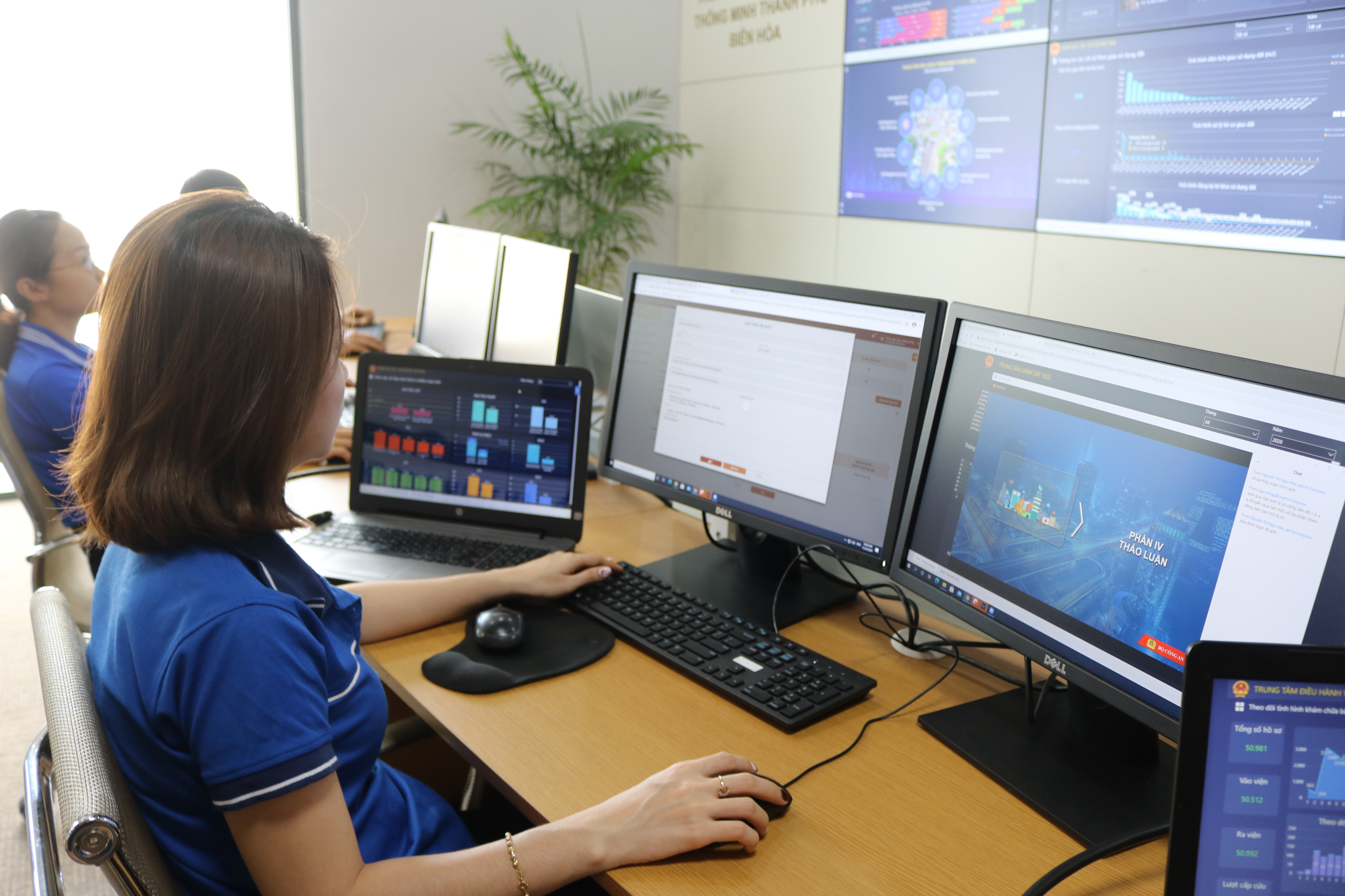 Phat trien ha tang so