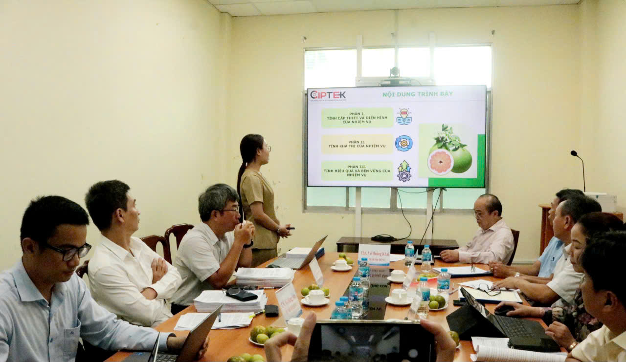 z7047715825072 b846c1058792f93eb8f27d33e5cd7a3d