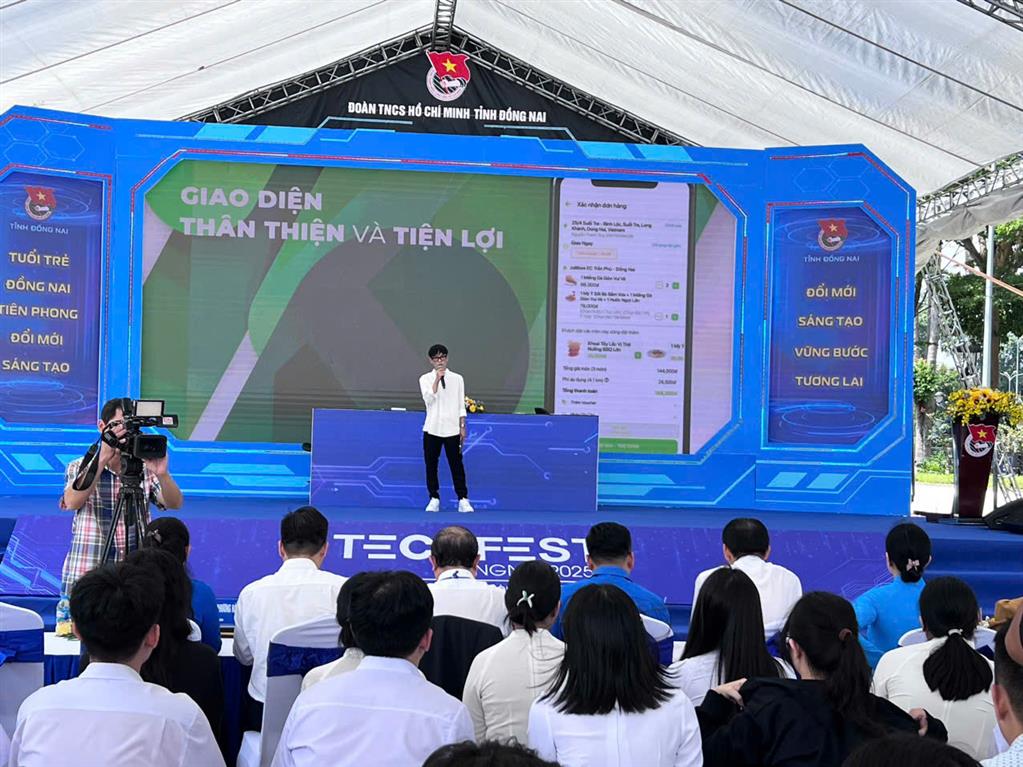 z7093627450871 2b6266e0258d72cef21272f88c325208 1024 08102025120448