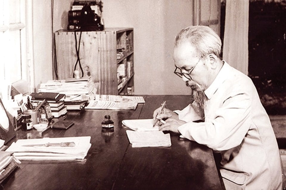 Chủ tịch Hồ Chí Minh sống và làm việc tại Nhà 54 trong Khu di tích Chủ tịch Hồ Chí Minh tại Phủ Chủ tịch. Ảnh tư liệu