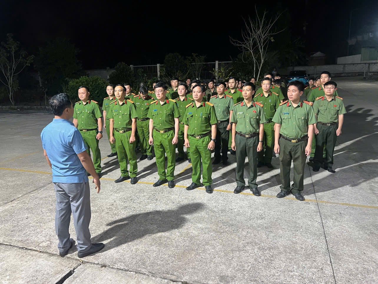Ra quân triển khai lực lượng bảo đảm an ninh, trật tự đêm Giao thừa để Nhân dân vui Xuân, đón Tết