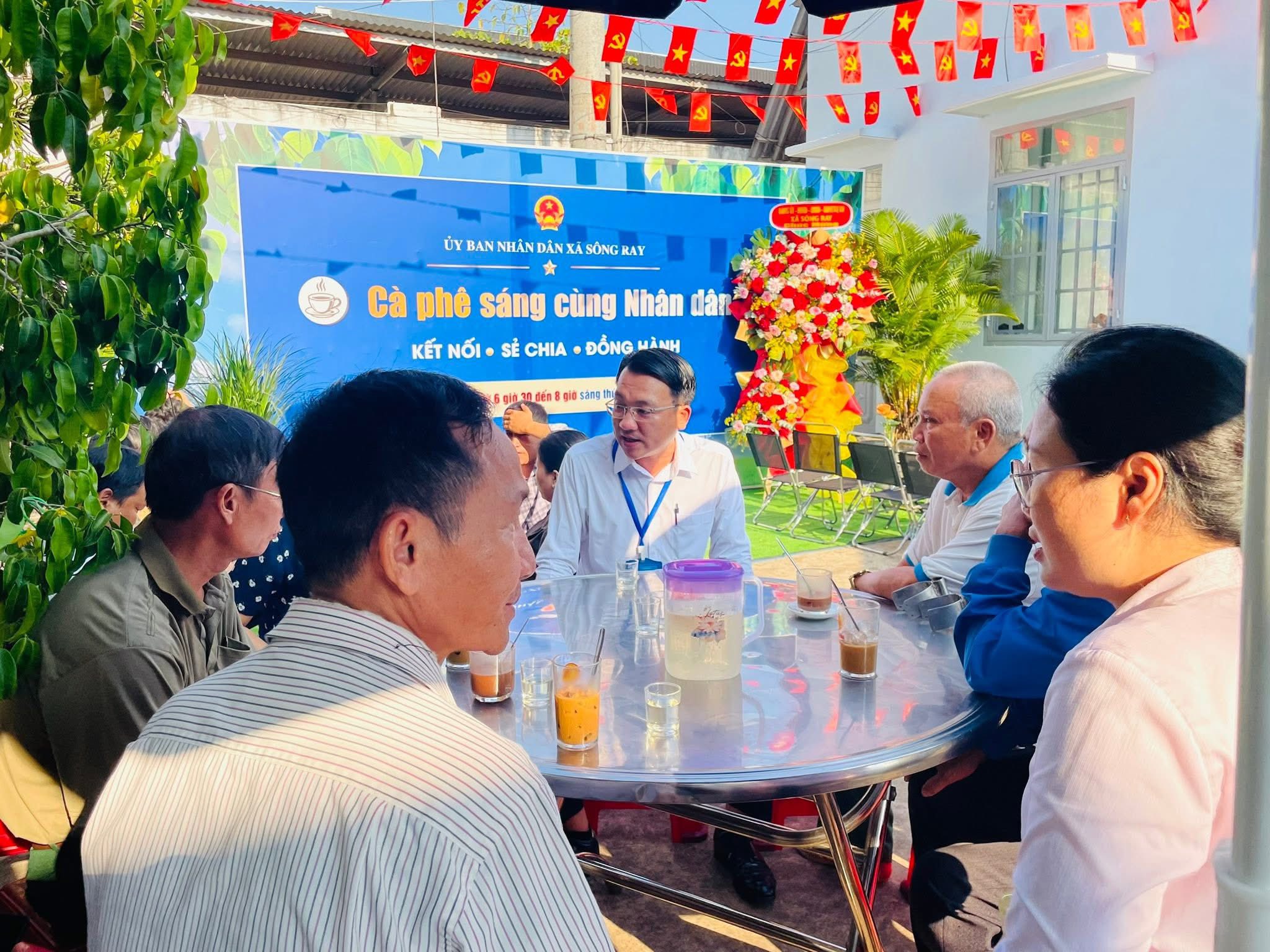 SÔNG RAY RA MẮT MÔ HÌNH “CÀ PHÊ SÁNG VỚI NHÂN DÂN”