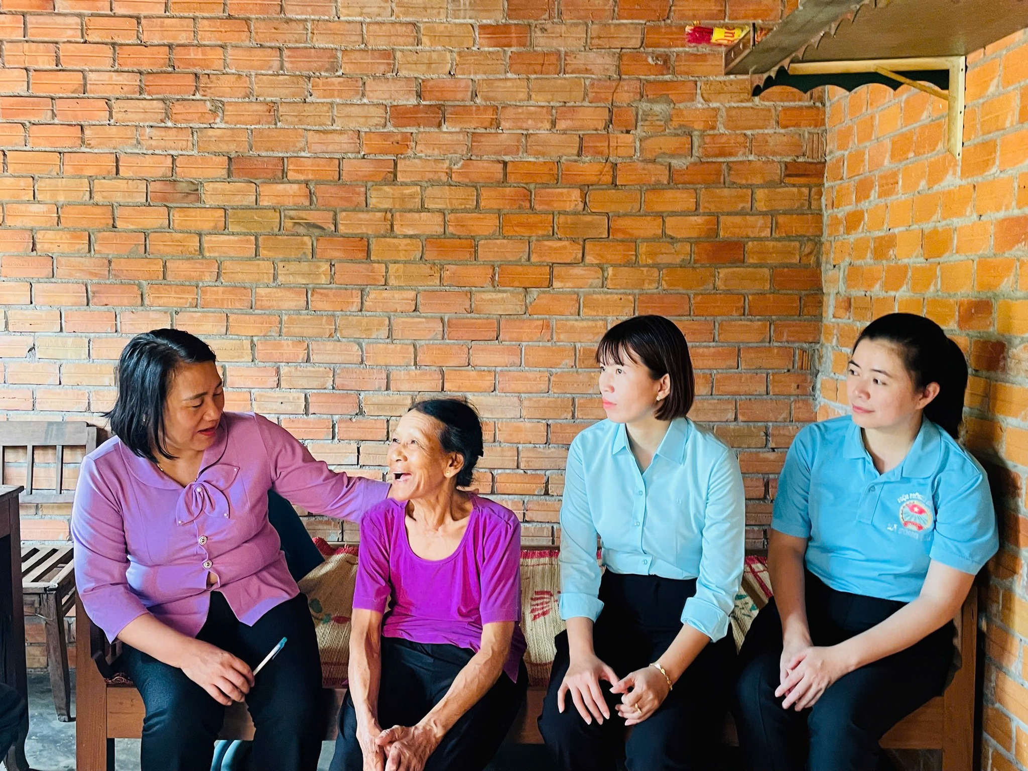 ĐOÀN CÔNG TÁC ỦY BAN MTTQ VIỆT NAM TỈNH ĐỒNG NAI LÀM VIỆC TẠI XÃ SÔNG RAY