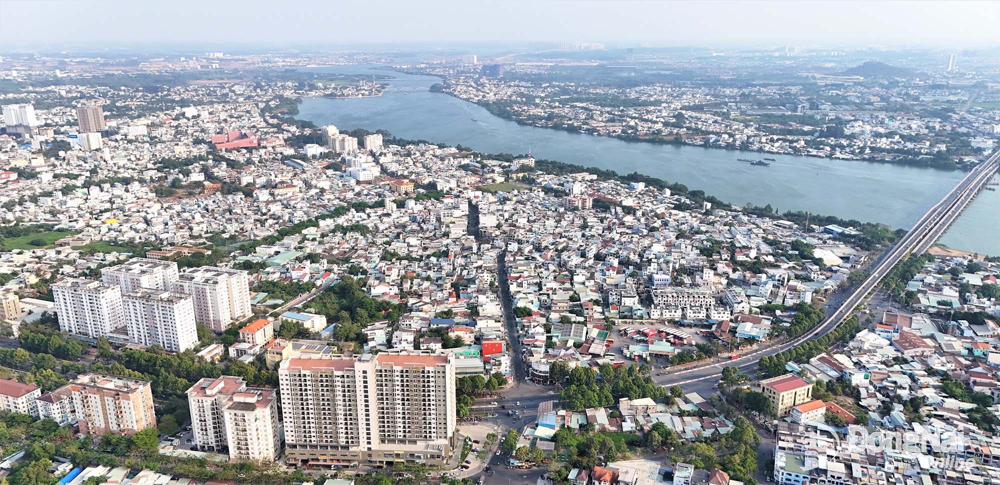 Chủ tịch Quốc hội Trần Thanh Mẫn ký ban hành Nghị quyết của Quốc hội thành lập Thành phố Đồng Nai. Ảnh: Phan Dương