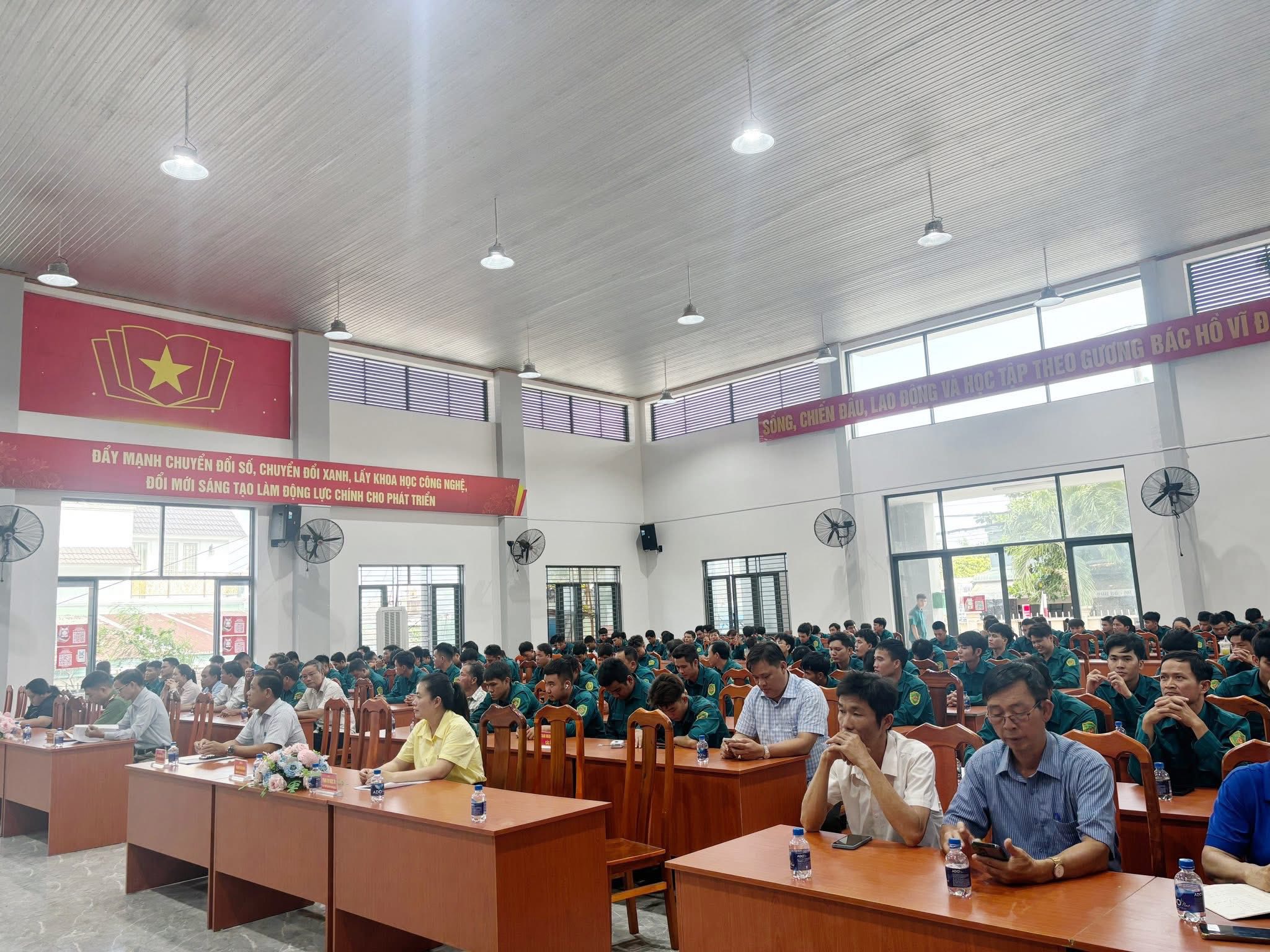 XÃ SÔNG RAY TỔ CHỨC BẾ MẠC HUẤN LUYỆN LỰC LƯỢNG DÂN QUÂN TẠI CHỖ NĂM 2026
