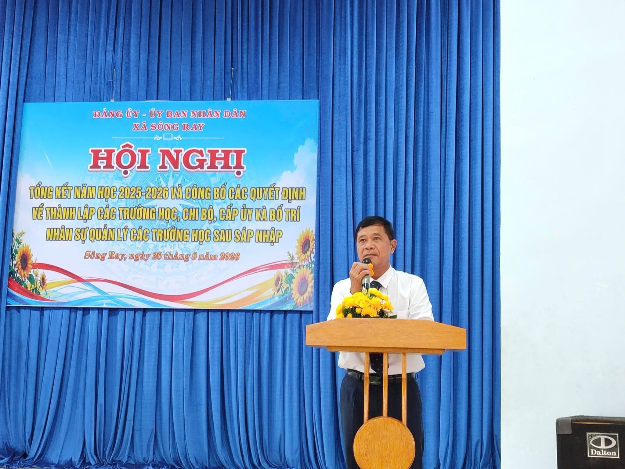 HỘI NGHỊ TỔNG KẾT NĂM HỌC 2025 – 2026 VÀ CÔNG BỐ, TRAO CÁC QUYẾT ĐỊNH VỀ SẮP XẾP TRƯỜNG HỌC, KIỆN TOÀN ĐỘI NGŨ CÁN BỘ QUẢN LÝ