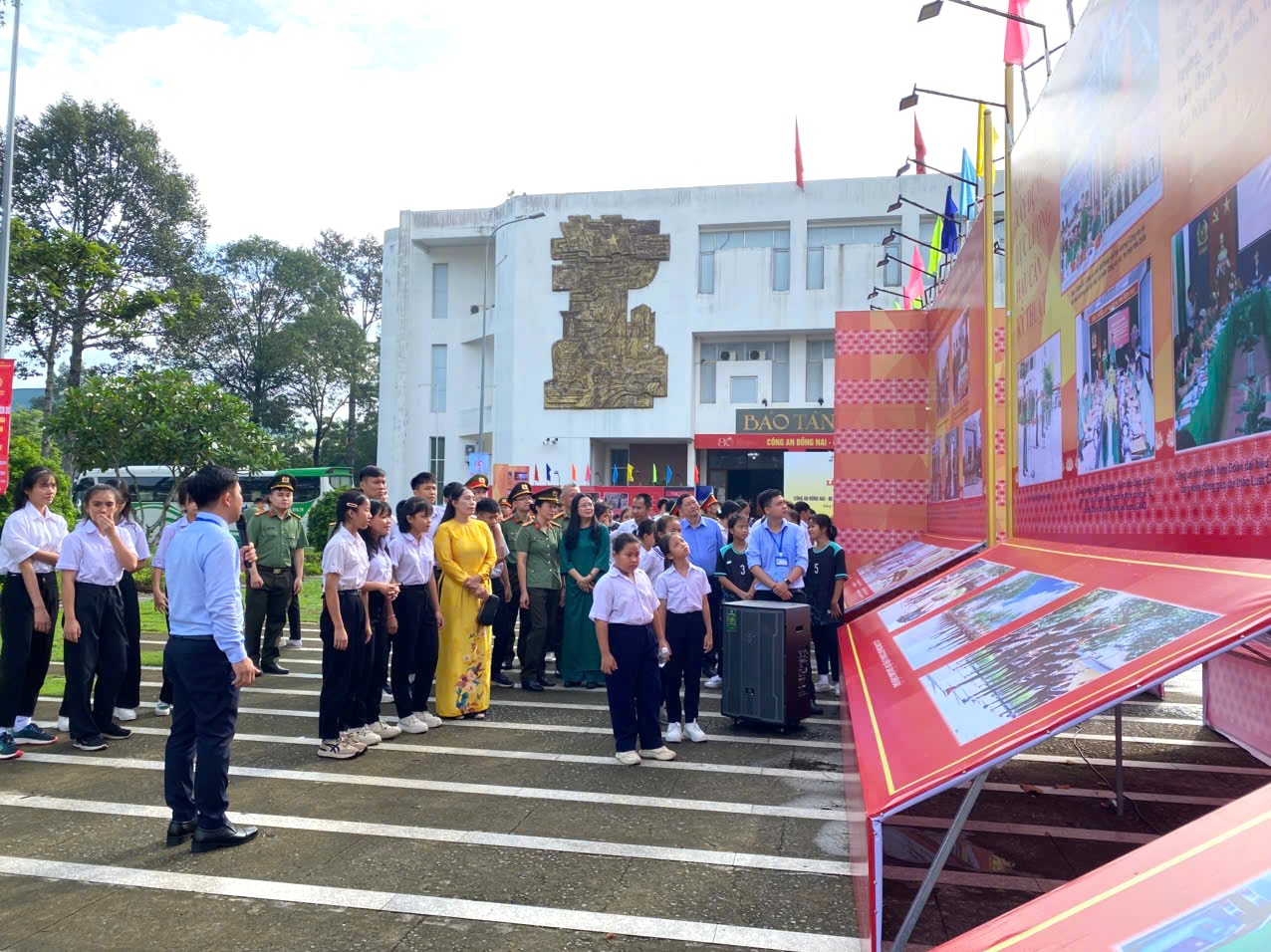 TRIỂN LÃM CHUYÊN ĐỀ “CÔNG AN ĐỒNG NAI  – 80 NĂM XÂY DỰNG, CHIẾN ĐẤU VÀ TRƯỞNG THÀNH”