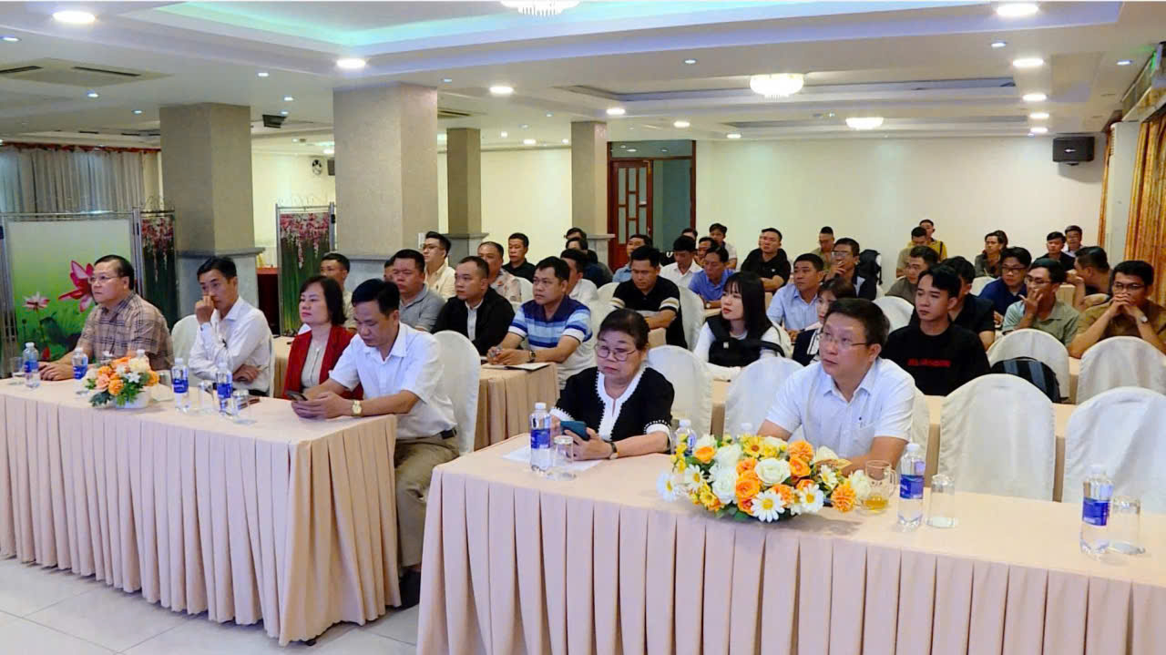 Học viên tham dự Khóa cập nhật kiến thức cho hướng dẫn viên du lịch