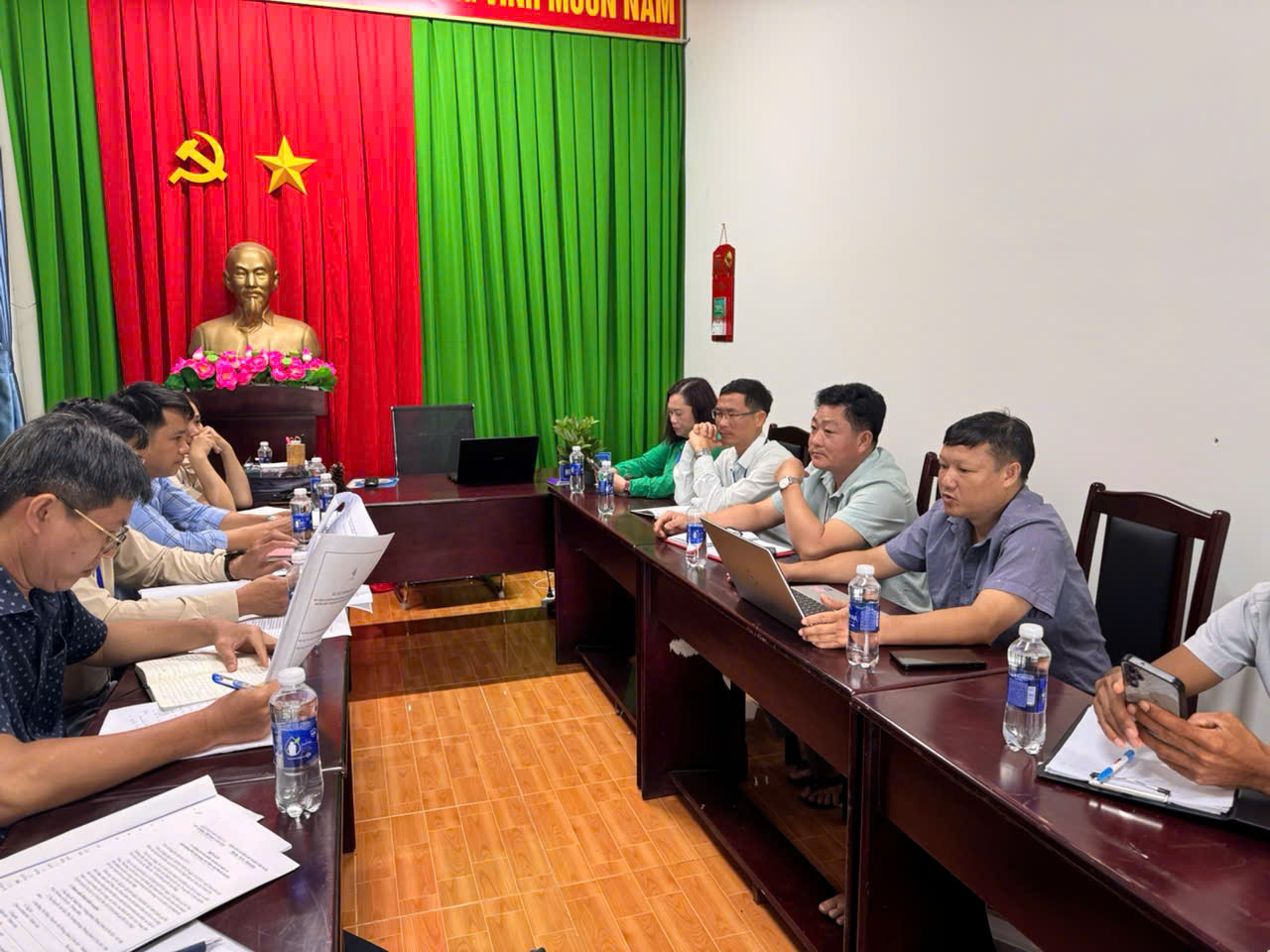 Đoàn kiểm tra làm việc với Ban lãnh đạo Trung Tâm Tuyên truyền Du lịch và Cứu hộ, Bảo tồn