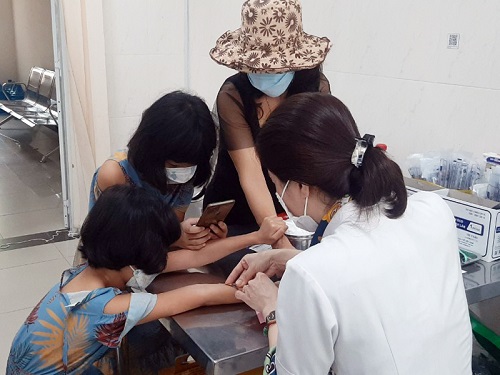 Tiêm vxin dại1.jpg?t=1757037856