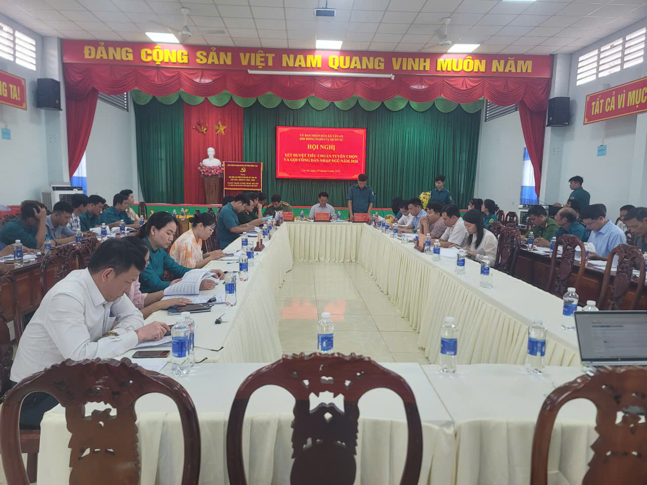 UBND xã Tân An tổ chức Hội nghị xét duyệt tiêu chuẩn tuyển chọn và gọi công dân nhập ngũ năm 2026