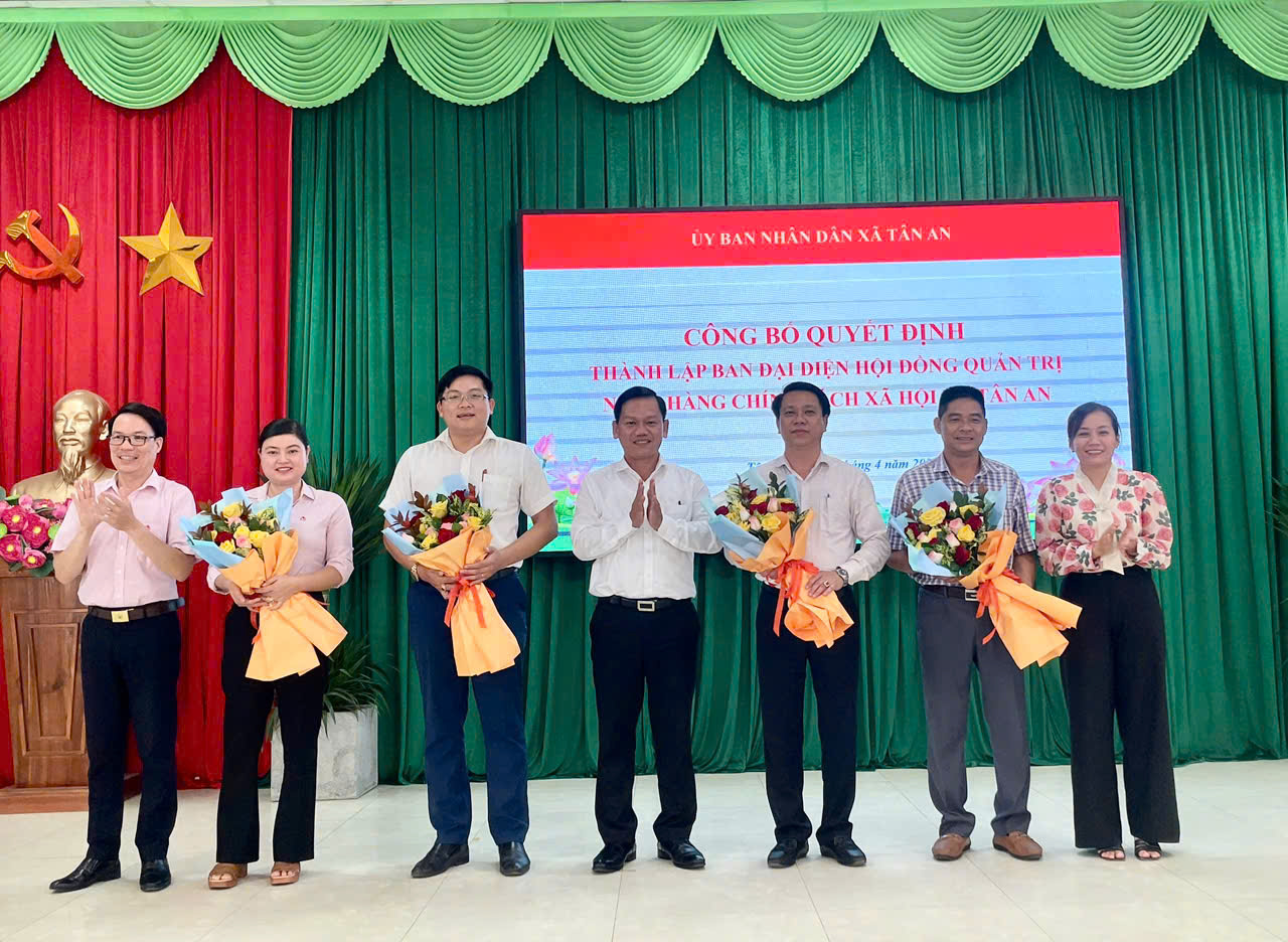 TÂN AN: CÔNG BỐ QUYẾT ĐỊNH THÀNH LẬP BAN ĐẠI DIỆN HĐQT NGÂN HÀNG CHÍNH SÁCH XÃ HỘI XÃ VÀ TRIỂN KHAI NHIỆM VỤ QUÝ 2/2026