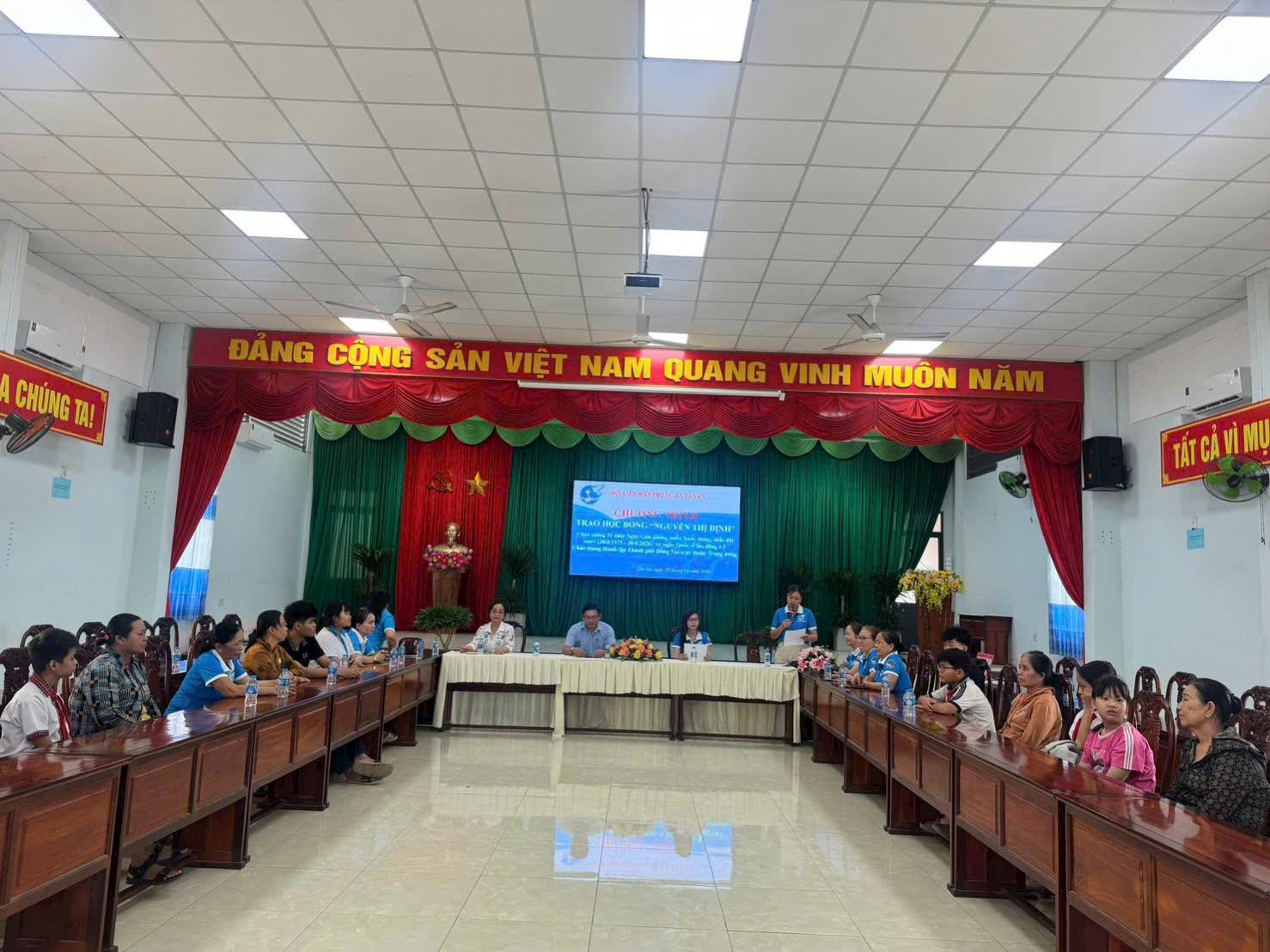 Hội LHPN xã Tân An tổ chức trao học bổng “Nguyễn Thị Định” năm 2026